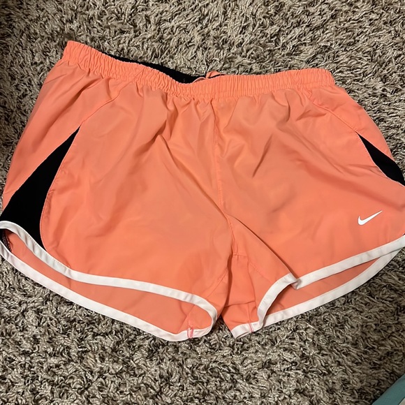Nike athletic shorts - Picture 4 of 5